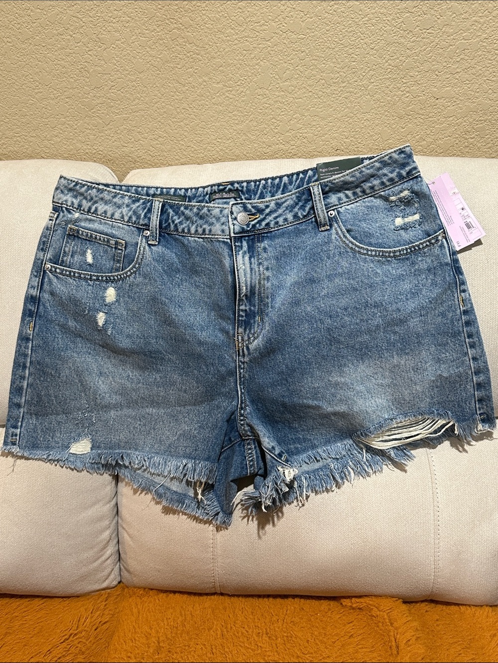 Plus Size Cotton Blend Denim Shorts Distressed Raw Hem Size 17 New 3” Insea